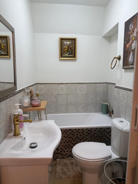 Maison Layla - Elegant Rooms in Spa Bed and Breakfast in Wallonia, Belgium