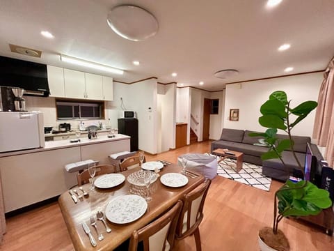 Living room, Dining area