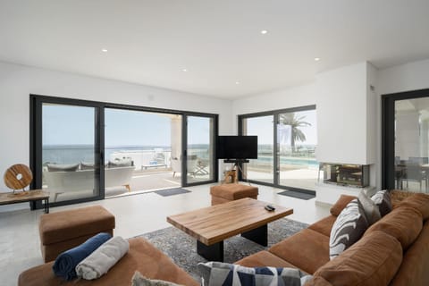 Communal lounge/ TV room, Living room