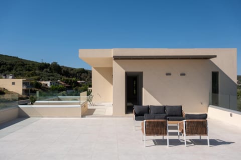 Patio, Day, Natural landscape, View (from property/room), Balcony/Terrace, Seating area, Mountain view