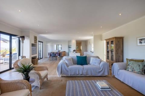 9 Pladda Drive House in Plettenberg Bay