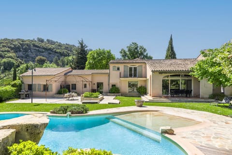 Property building, Garden view, Pool view, Swimming pool