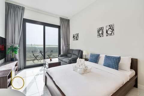 TV and multimedia, View (from property/room), Balcony/Terrace, Photo of the whole room, Bedroom, towels