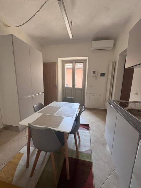 Kitchen or kitchenette, Dining area, wardrobe