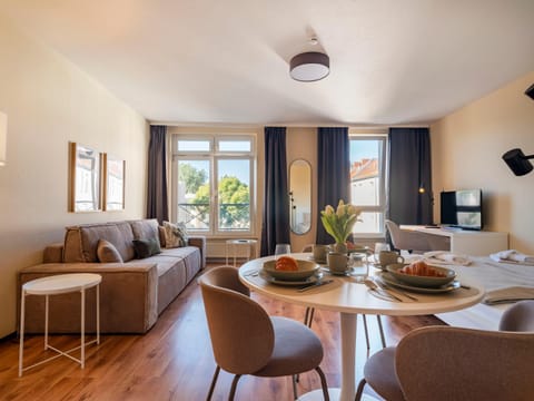 Living room, Photo of the whole room, Dining area