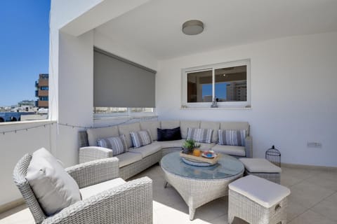 Patio, Balcony/Terrace, Seating area