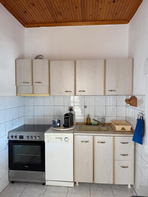 Coffee/tea facilities, Kitchen or kitchenette, dishwasher
