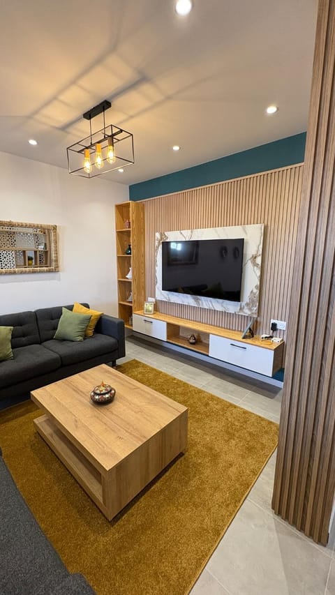 Communal lounge/ TV room, TV and multimedia, Living room, Seating area