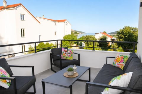 View (from property/room), Balcony/Terrace, Sea view
