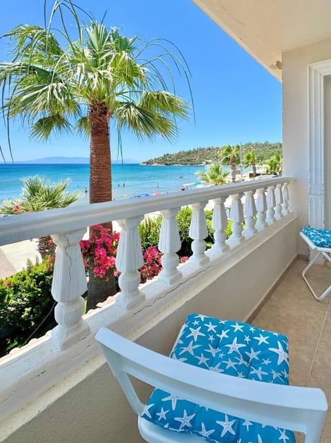 Balcony/Terrace, Balcony/Terrace, Seating area, Beach, Garden view, Sea view, sunbed