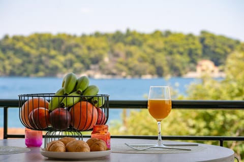 Breakfast, Continental breakfast