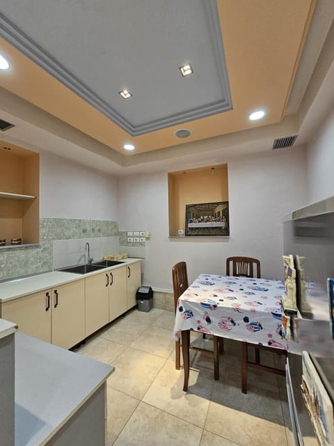 Kitchen or kitchenette, Seating area, Dining area, minibar