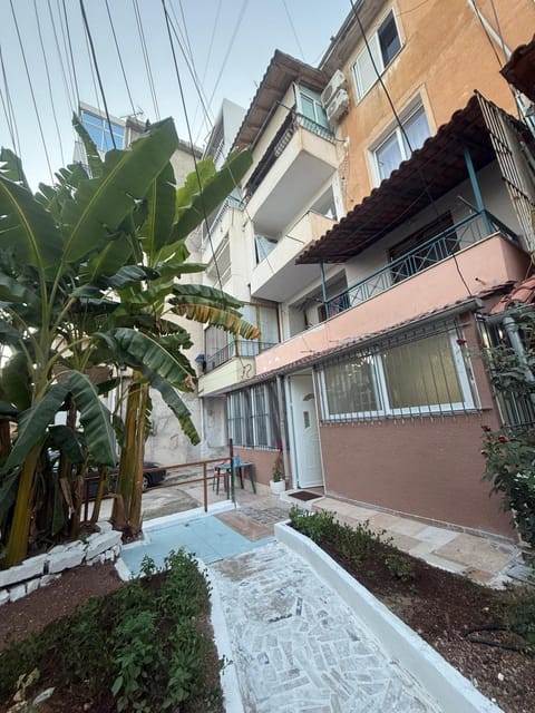 Property building, Day, Garden, Garden view