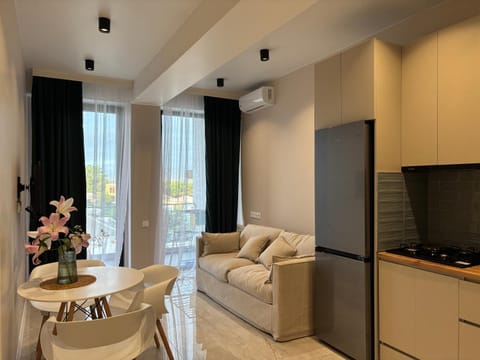 TV and multimedia, Kitchen or kitchenette, Dining area