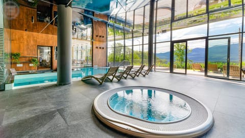 Hot Tub, Swimming pool