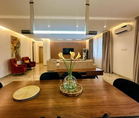 Living room, Seating area, Dining area, air conditioner