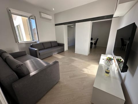 Communal lounge/ TV room, Evening entertainment
