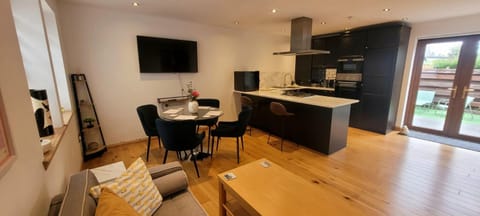 2 Bed House - free parking, short walk to City centre House in Inverness