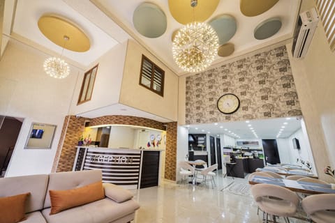 Lobby or reception, Seating area, air conditioner