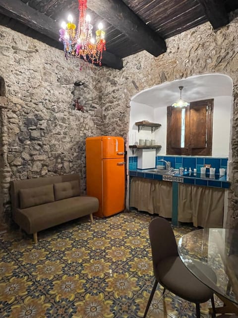 Kitchen or kitchenette, Living room