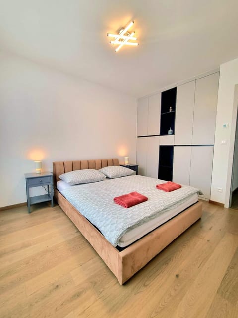 Bed, Photo of the whole room, Bedroom, wardrobe