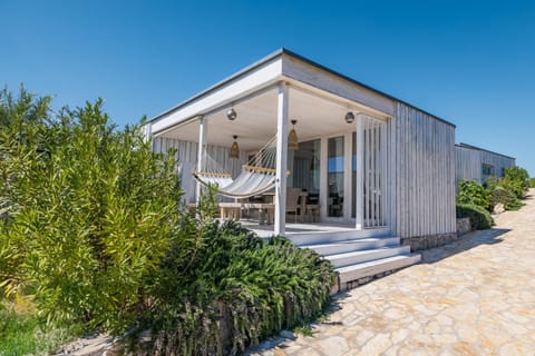 Property building, Facade/entrance, Off site