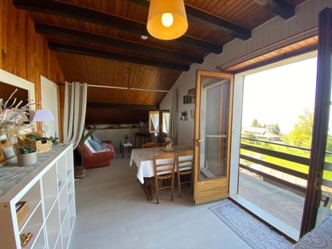 Appartement vue lac Apartment in Évian-les-Bains