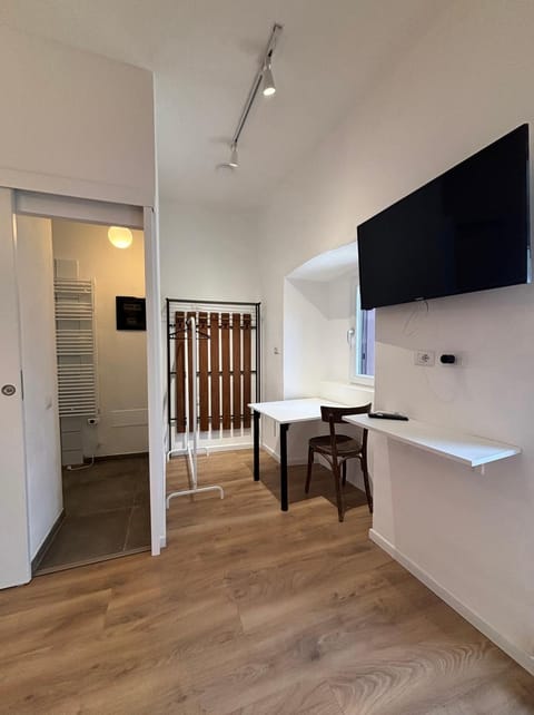 LevOasi 3 - Lake & mountain view escape Apartment in Canton of Ticino