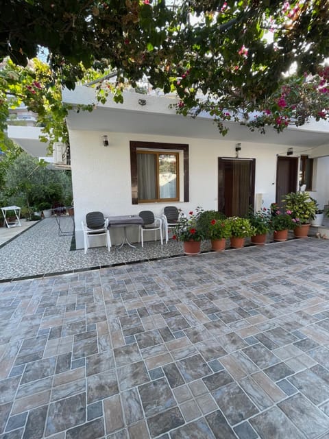 Property building, Patio, Day, Garden, View (from property/room), Balcony/Terrace, Garden view