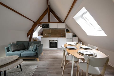 Kitchen or kitchenette, Living room, Dining area, pet friendly, stove