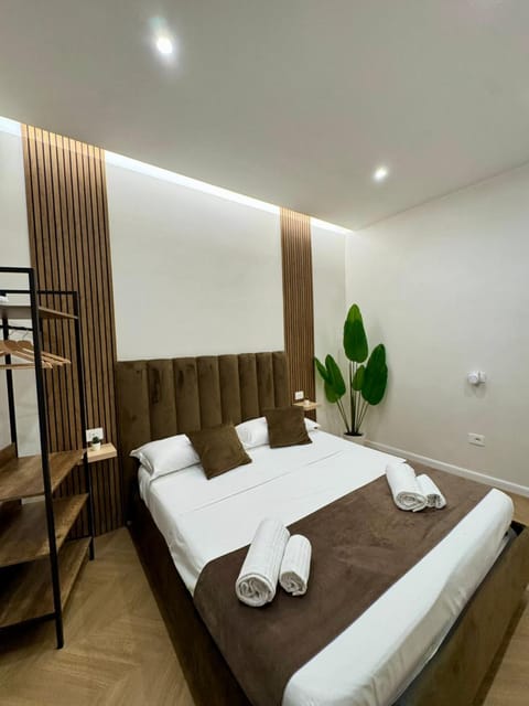 Bed, Bedroom, towels, wardrobe