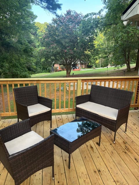 Patio, Seating area