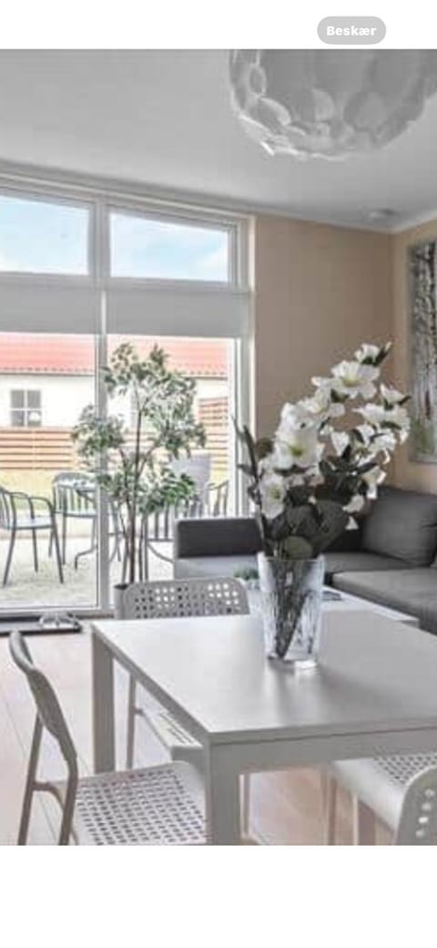 Bøtøstrand ferielejlighed 6 Apartment in Væggerløse