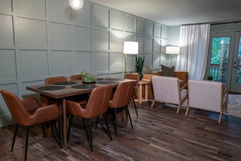 Idlewood Townhomes 3Beds Apt 3 Apartment in Knoxville