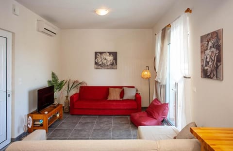 Pyrgos Spring pool apartment House in Crete