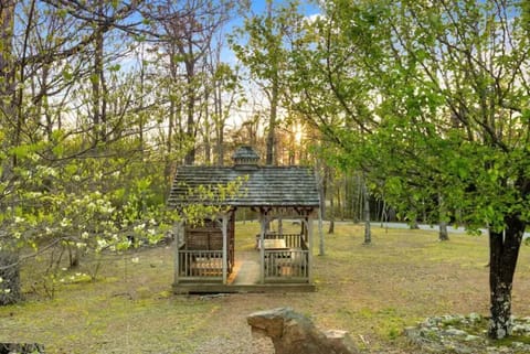 The Great Getaway at Cabins in the Clouds Cabin in Alabama