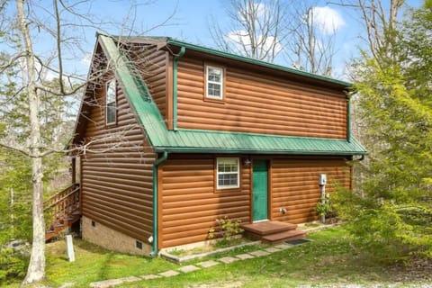 The Great Getaway at Cabins in the Clouds Cabin in Alabama