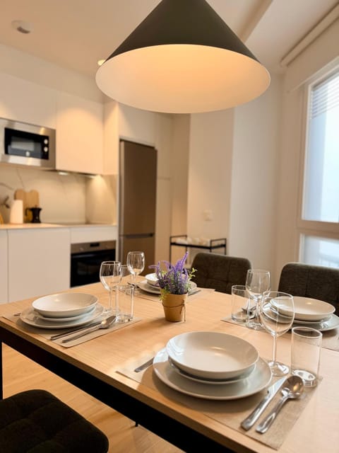 Kitchen or kitchenette, Seating area, Dining area