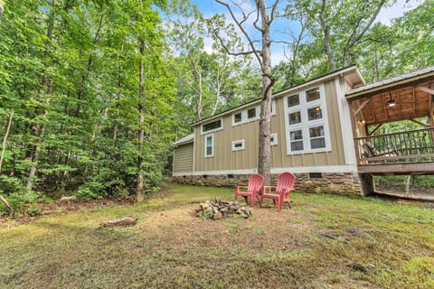 Dogwood Cottage with Private Fire Pit & Sleeps 6 House in Trenton