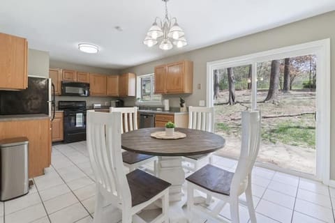 Travis' Place - Convenient and Affordable Location House in Alabama