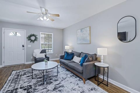 White Oak - fire pit fast wifi & free parking House in Trenton