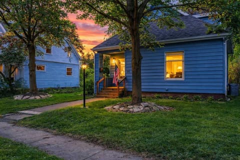 Property building, Natural landscape, Garden, Street view