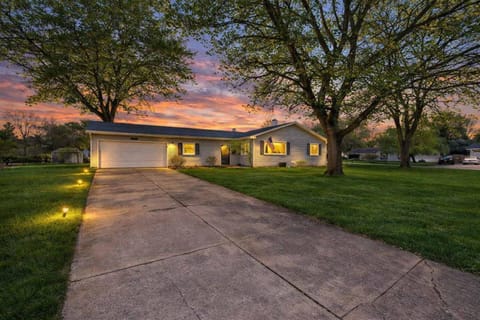 Minutes to Notre Dame - The Light on Brighton House in South Bend
