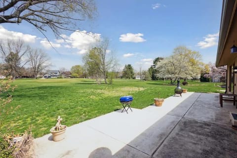 Near Shopping & Dining- The South Bend Bungalow House in Granger