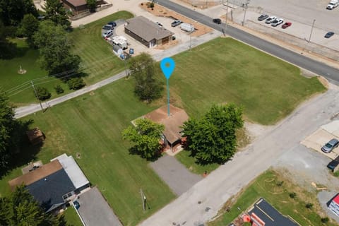 Cozy Bee Hive- Cheerful Stay Near Town House in Mount Vernon