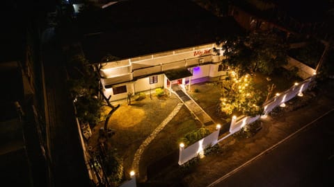 Property building, Night, Bird's eye view, Garden, View (from property/room), Garden view