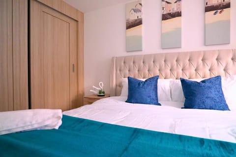 Bed, Bedroom, wardrobe