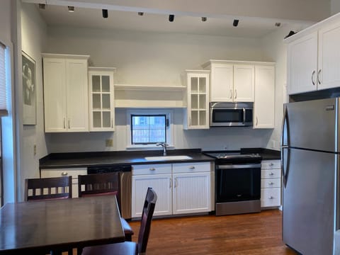 Kitchen or kitchenette, Dining area, dishwasher, oven, stove