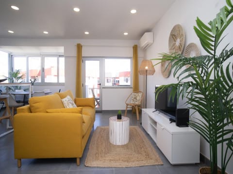TV and multimedia, Living room, Seating area