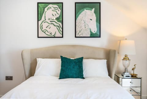 Bed, Decorative detail, Bedroom